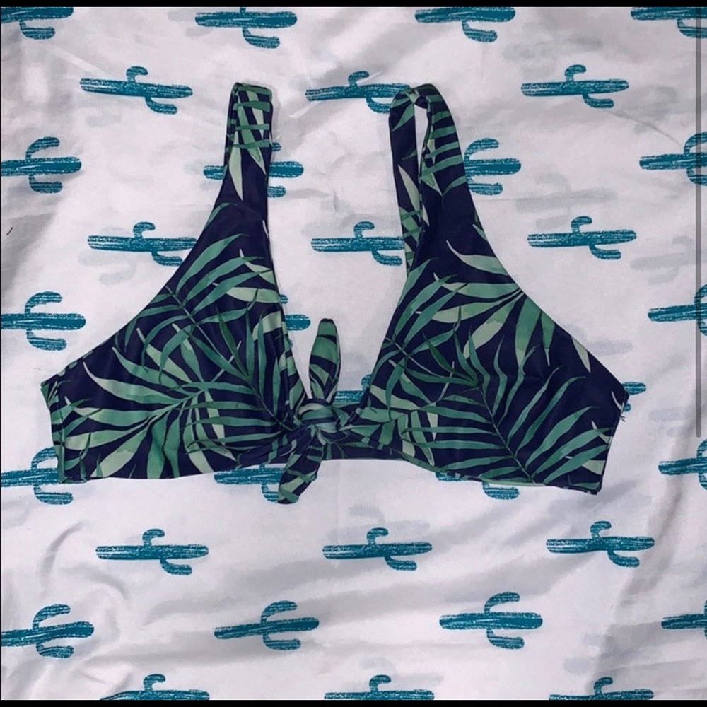 Vaya Island “Jaye Topanga Top”